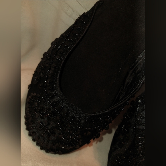 Black Beaded Slip on Shoe 9/10 - Picture 2 of 11